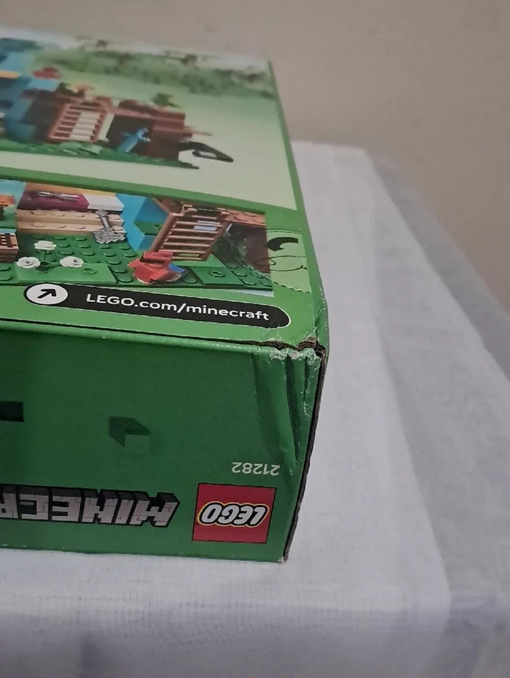 LEGO Minecraft Parrot Houses Building Set - Red, Blue, Green, Yellow